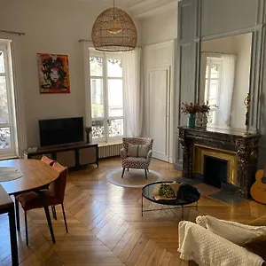 Beautiful 3br In Center , Lyon France