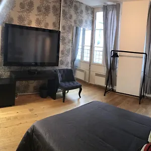 Atypique - Saint-germain Des Pres , Paris France